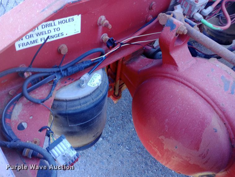 image for item DW0905 2006 International 9200 semi truck