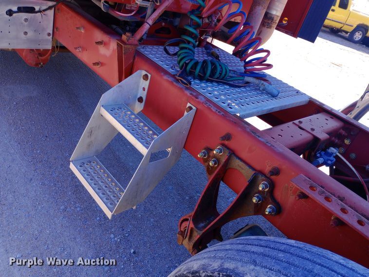 image for item DW0905 2006 International 9200 semi truck