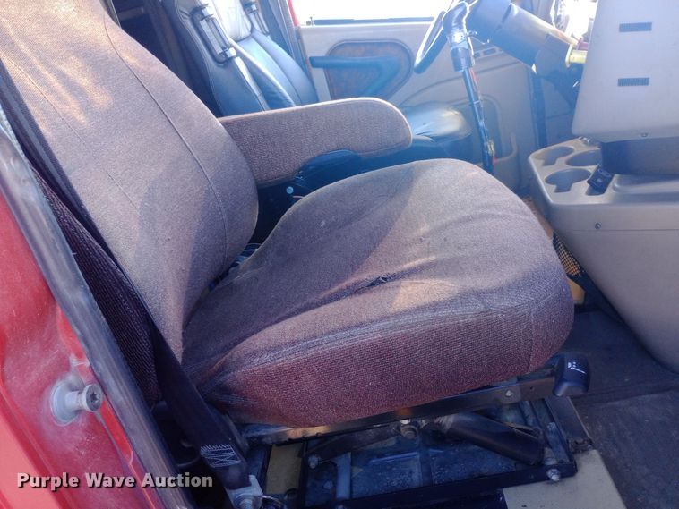 image for item DW0905 2006 International 9200 semi truck