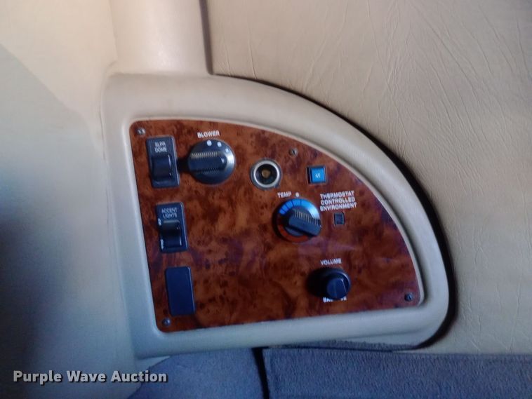 image for item DW0905 2006 International 9200 semi truck