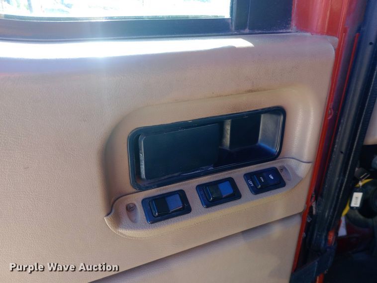 image for item DW0905 2006 International 9200 semi truck