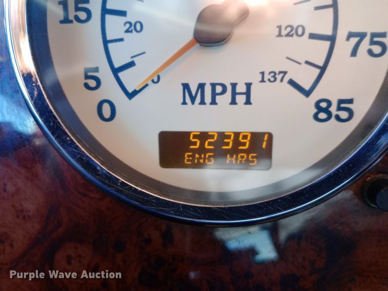 image for item DW0905 2006 International 9200 semi truck