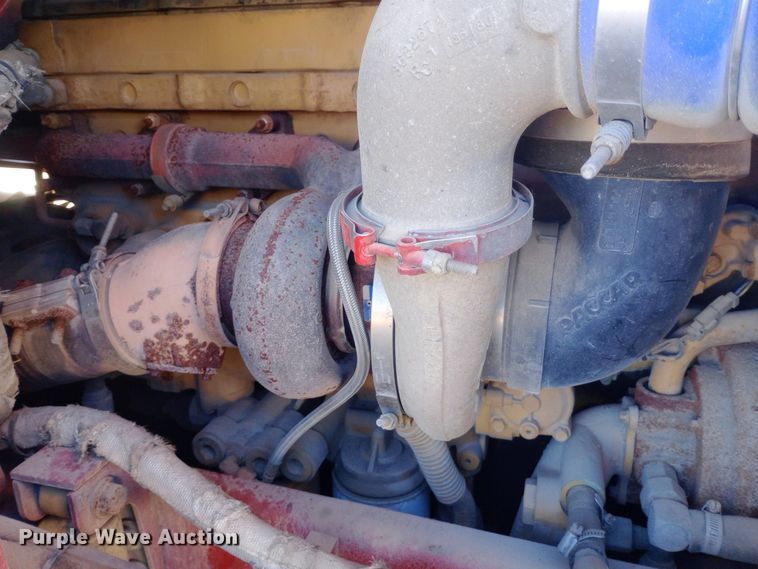 image for item DW0905 2006 International 9200 semi truck