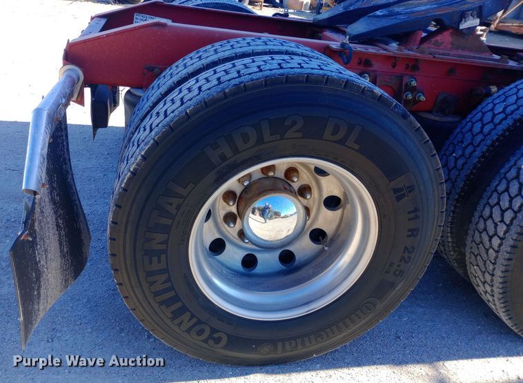 image for item DW0905 2006 International 9200 semi truck