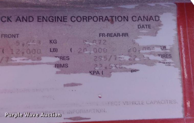 image for item DW0905 2006 International 9200 semi truck