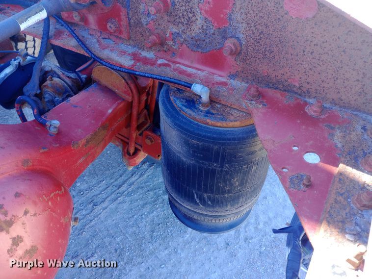 image for item DW0909 2003 International 9200i semi truck