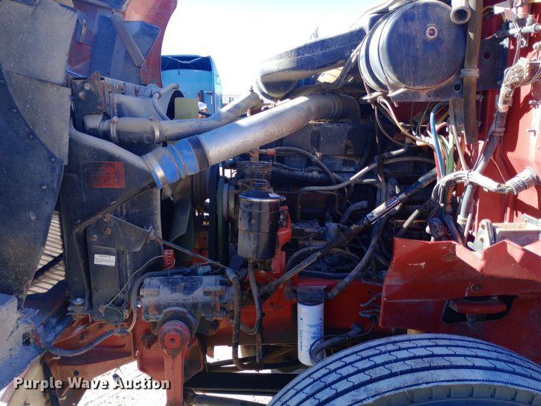 image for item DW0909 2003 International 9200i semi truck