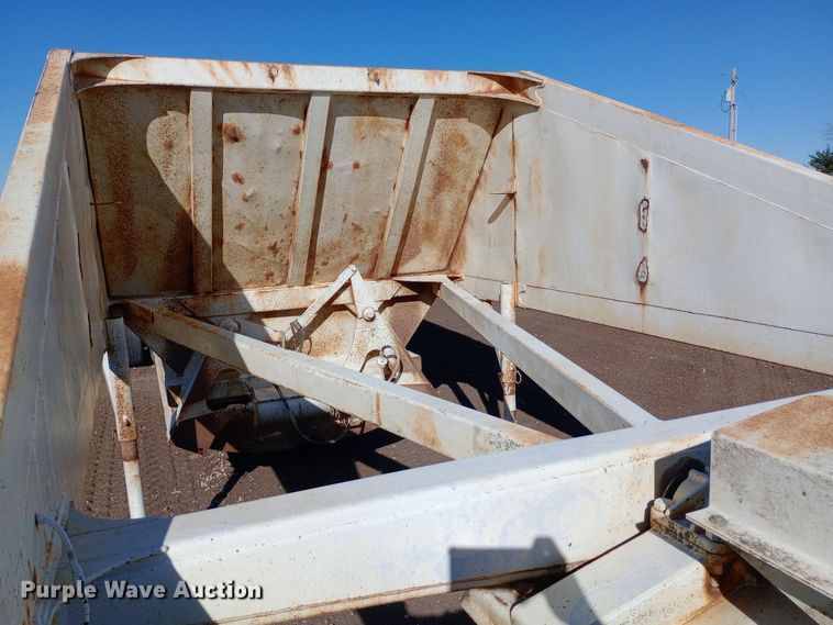 image for item DW0933 1987 Bottom dump trailer