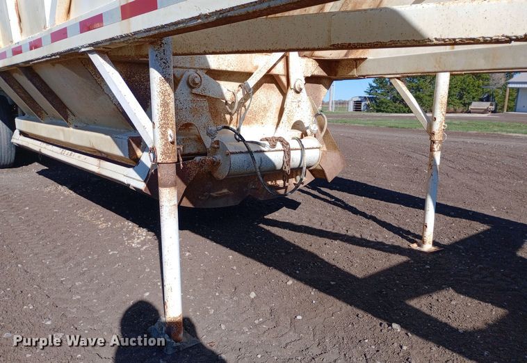 image for item DW0933 1987 Bottom dump trailer
