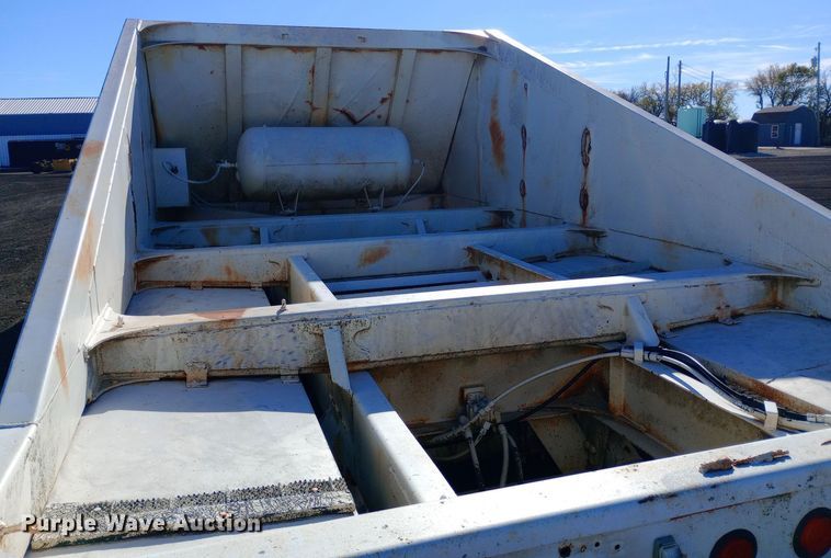 image for item DW0933 1987 Bottom dump trailer