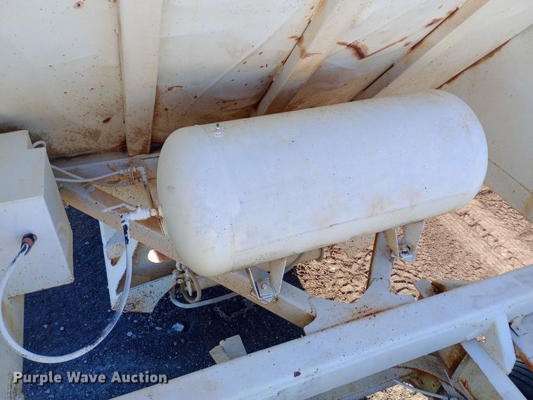 image for item DW0933 1987 Bottom dump trailer