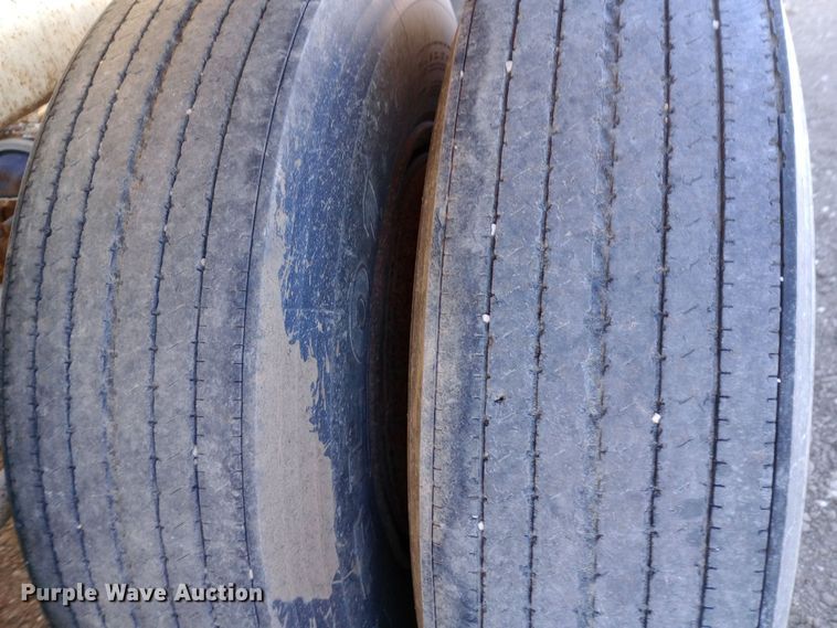 image for item DW0933 1987 Bottom dump trailer