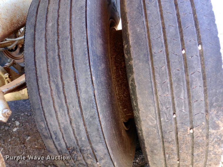 image for item DW0933 1987 Bottom dump trailer