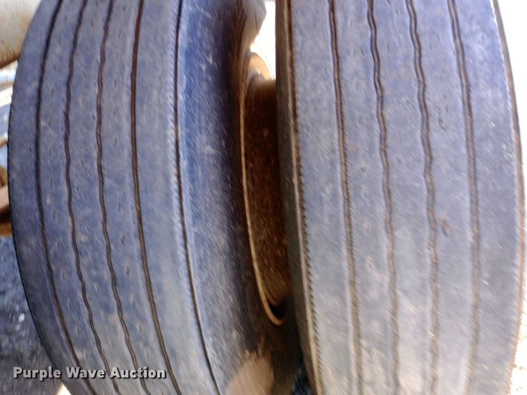 image for item DW0933 1987 Bottom dump trailer