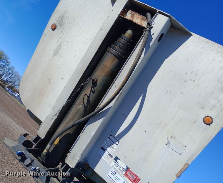 image for item DW0934 1986 Fruehauf end dump trailer