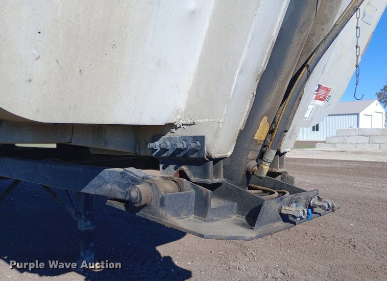 image for item DW0934 1986 Fruehauf end dump trailer