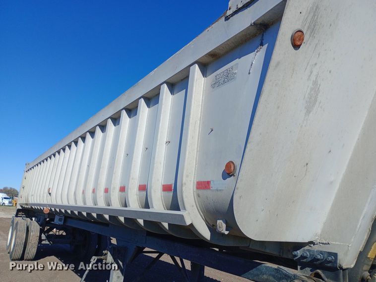 image for item DW0934 1986 Fruehauf end dump trailer