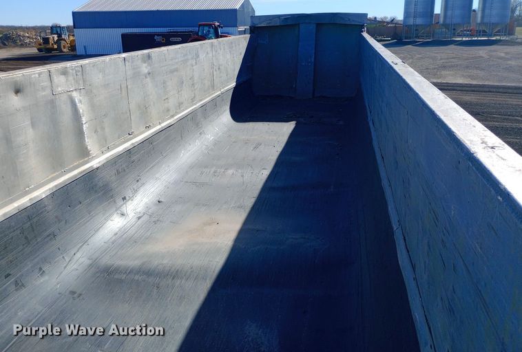 image for item DW0934 1986 Fruehauf end dump trailer