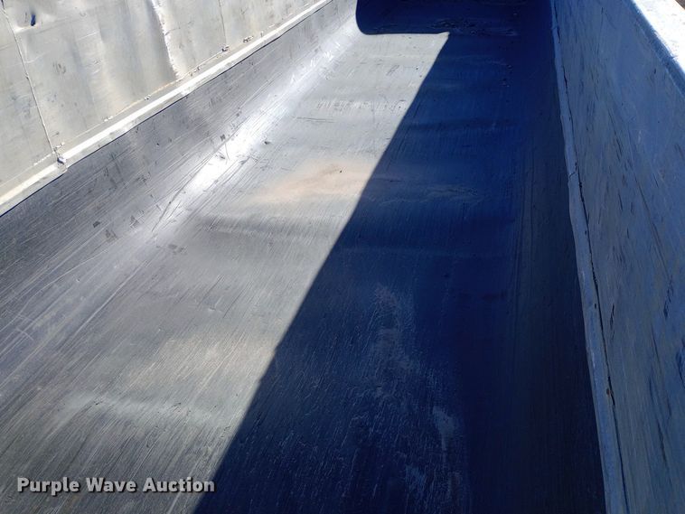 image for item DW0934 1986 Fruehauf end dump trailer