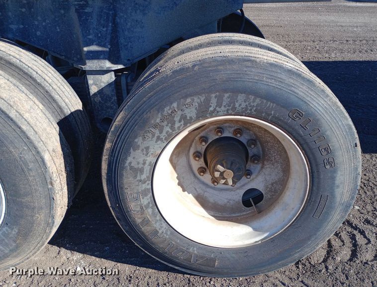 image for item DW0934 1986 Fruehauf end dump trailer