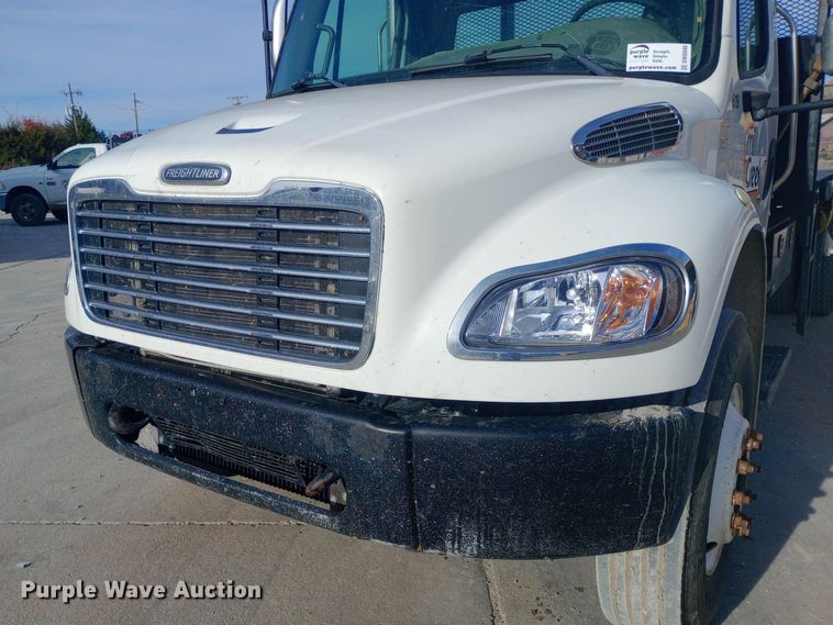 image for item DW0940 2010 Freightliner  Business Class M2 dump flatbed truck