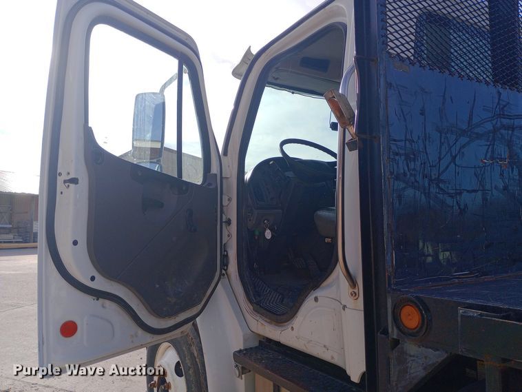 image for item DW0940 2010 Freightliner  Business Class M2 dump flatbed truck