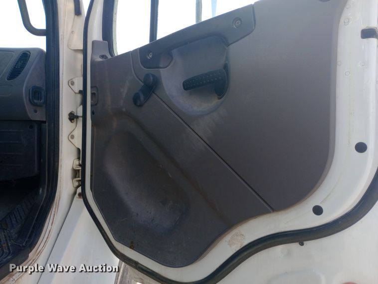 image for item DW0940 2010 Freightliner  Business Class M2 dump flatbed truck