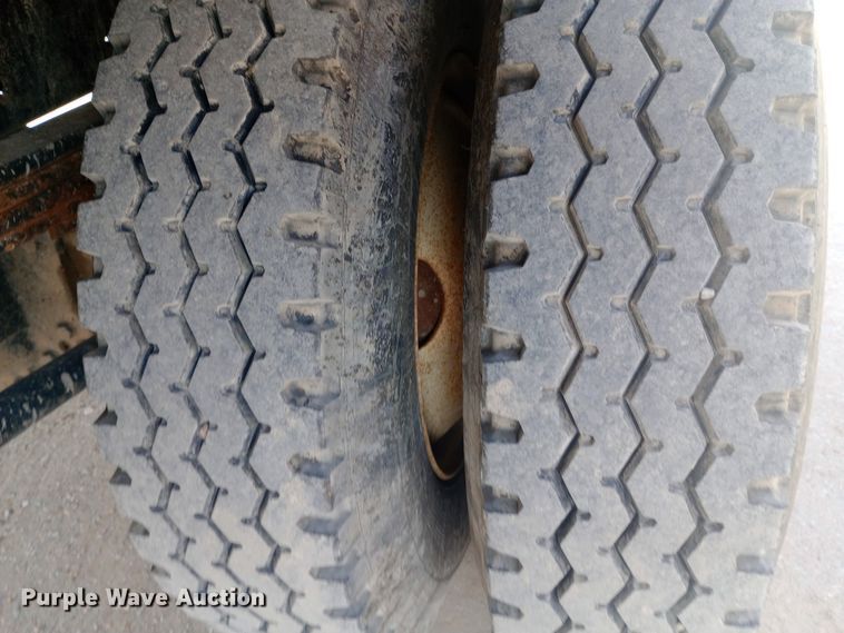 image for item DW0940 2010 Freightliner  Business Class M2 dump flatbed truck