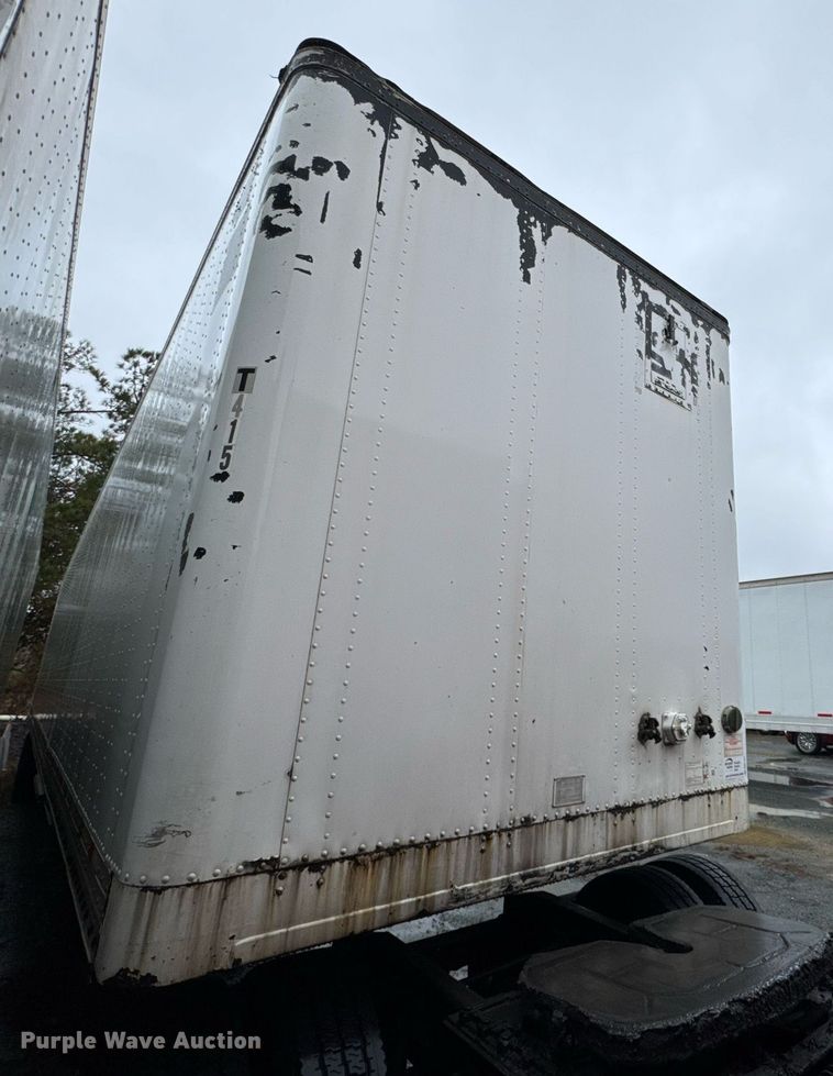 image for item DW1751 2001 Hyundai V125301152JSA dry van trailer