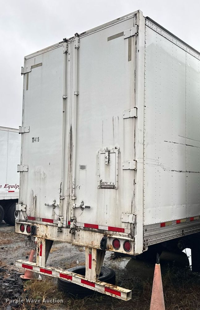 image for item DW1751 2001 Hyundai V125301152JSA dry van trailer