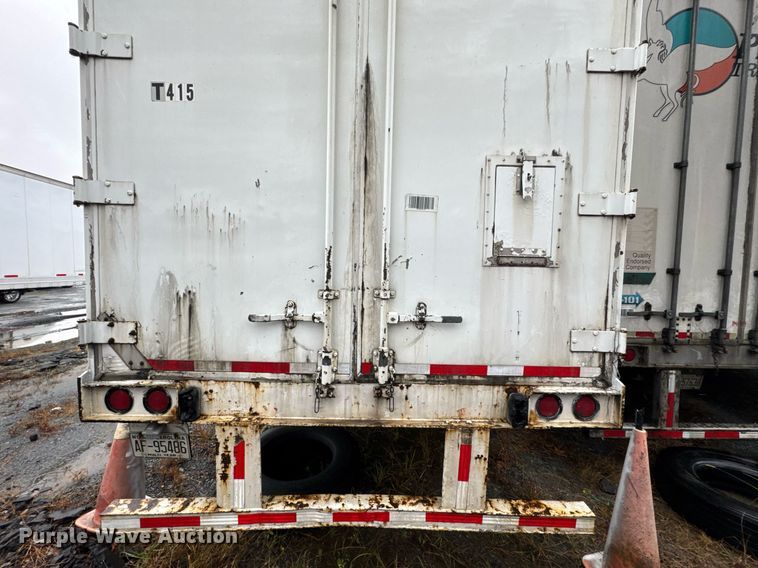 image for item DW1751 2001 Hyundai V125301152JSA dry van trailer