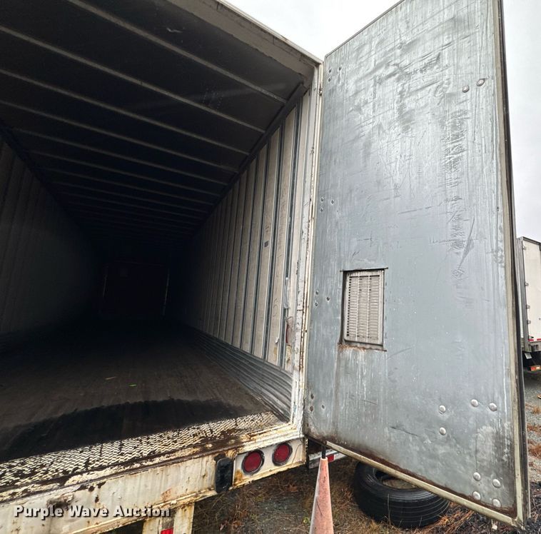 image for item DW1751 2001 Hyundai V125301152JSA dry van trailer