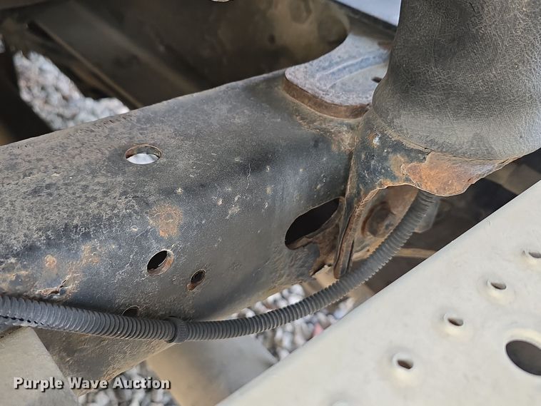 image for item DW3914 2012 Freightliner Cascadia semi truck