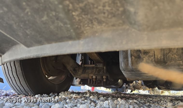 image for item DW3914 2012 Freightliner Cascadia semi truck