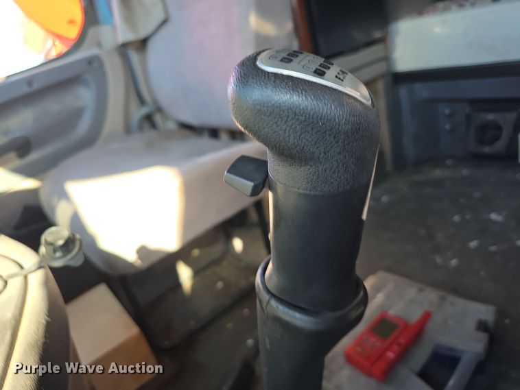 image for item DW3914 2012 Freightliner Cascadia semi truck