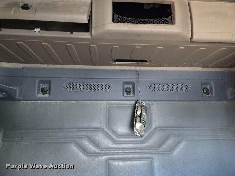 image for item DW3914 2012 Freightliner Cascadia semi truck