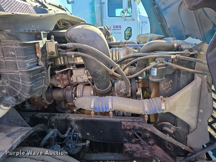 image for item DW3914 2012 Freightliner Cascadia semi truck