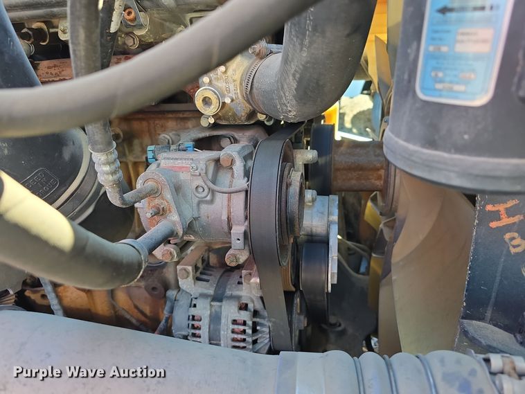 image for item DW3914 2012 Freightliner Cascadia semi truck