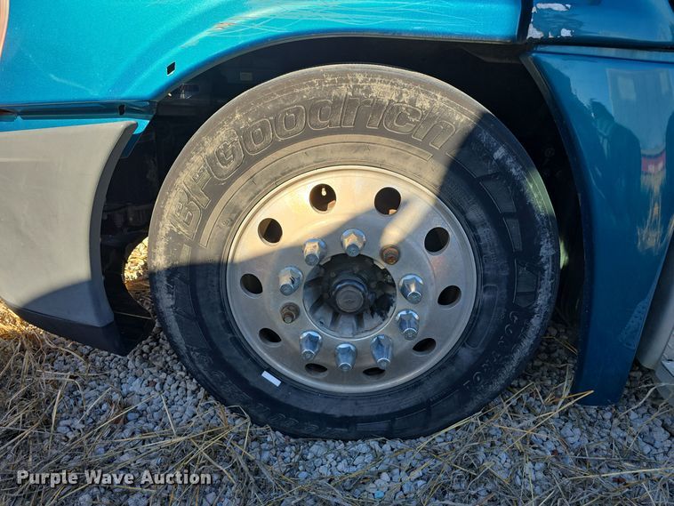 image for item DW3914 2012 Freightliner Cascadia semi truck