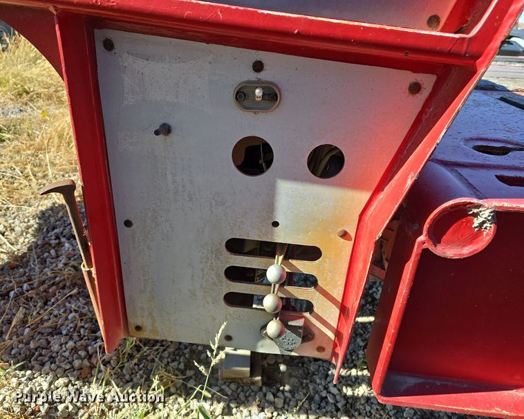 image for item DW3916 1999 Landoll 660 drop deck equipment trailer