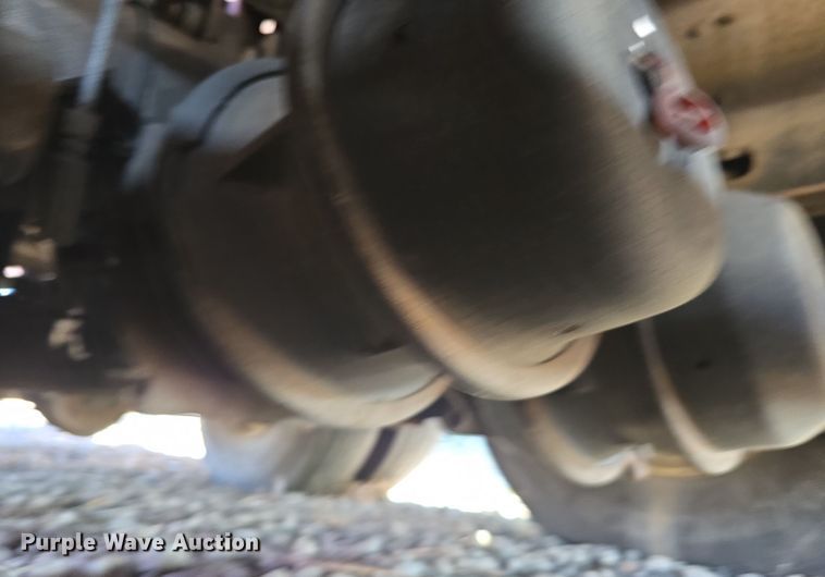 image for item DW3916 1999 Landoll 660 drop deck equipment trailer