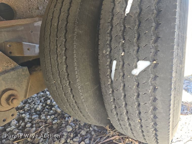 image for item DW3916 1999 Landoll 660 drop deck equipment trailer