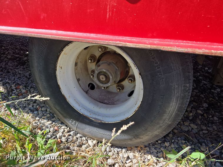 image for item DW3916 1999 Landoll 660 drop deck equipment trailer