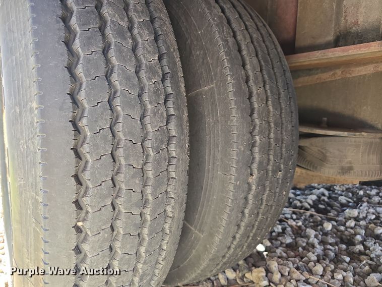 image for item DW3916 1999 Landoll 660 drop deck equipment trailer