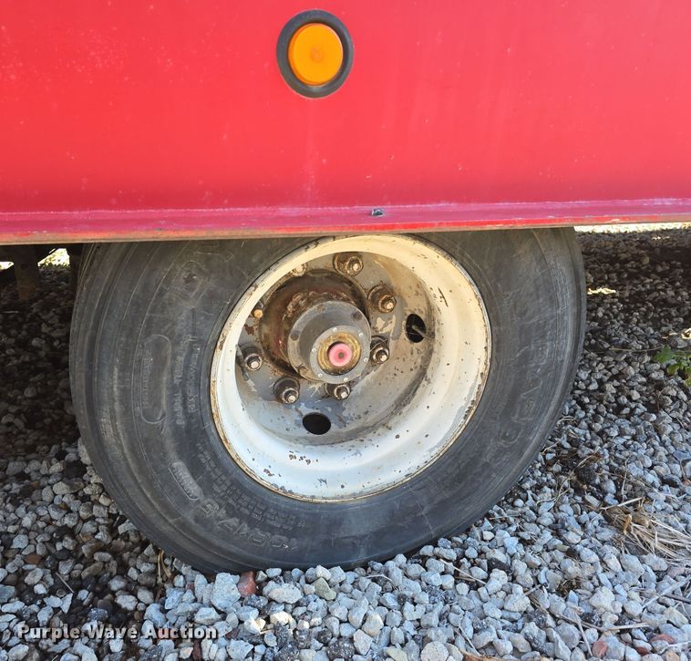 image for item DW3916 1999 Landoll 660 drop deck equipment trailer