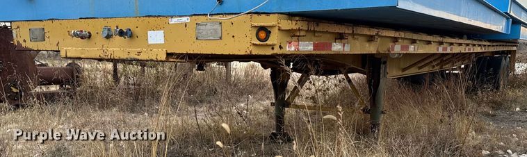 image for item DX3851 1973 Transcraft TH-42 flatbed trailer