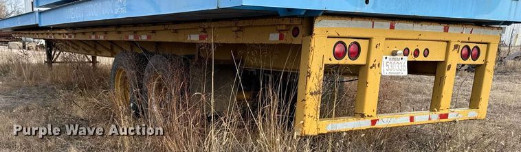 image for item DX3851 1973 Transcraft TH-42 flatbed trailer