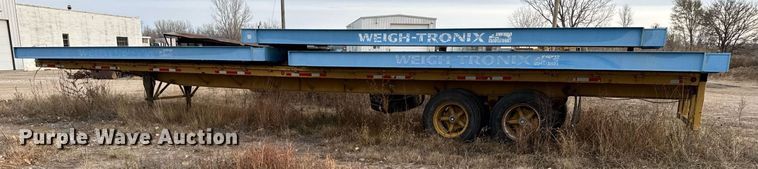 image for item DX3851 1973 Transcraft TH-42 flatbed trailer
