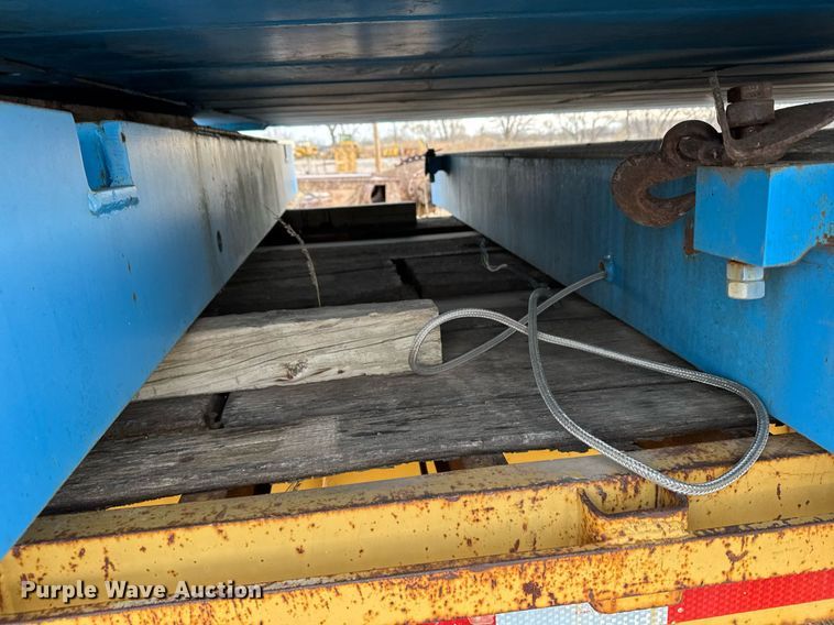 image for item DX3851 1973 Transcraft TH-42 flatbed trailer