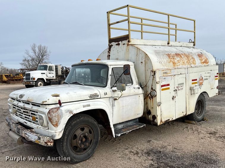 image for item DX3852 1964 Ford F600 fuel truck